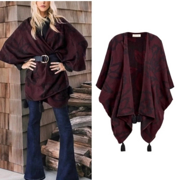 Cleobella Sevigny Capelet Shawl Poncho Cape One Size Maroon Black - Picture 3 of 10